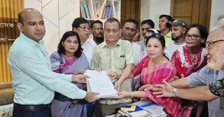 দীপেন দেওয়ানকে পার্বত্য মন্ত্রণালয়ে পুনর্বহালের দাবিতে মানববন্ধন